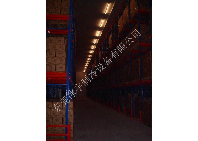 物流冷库内部一角